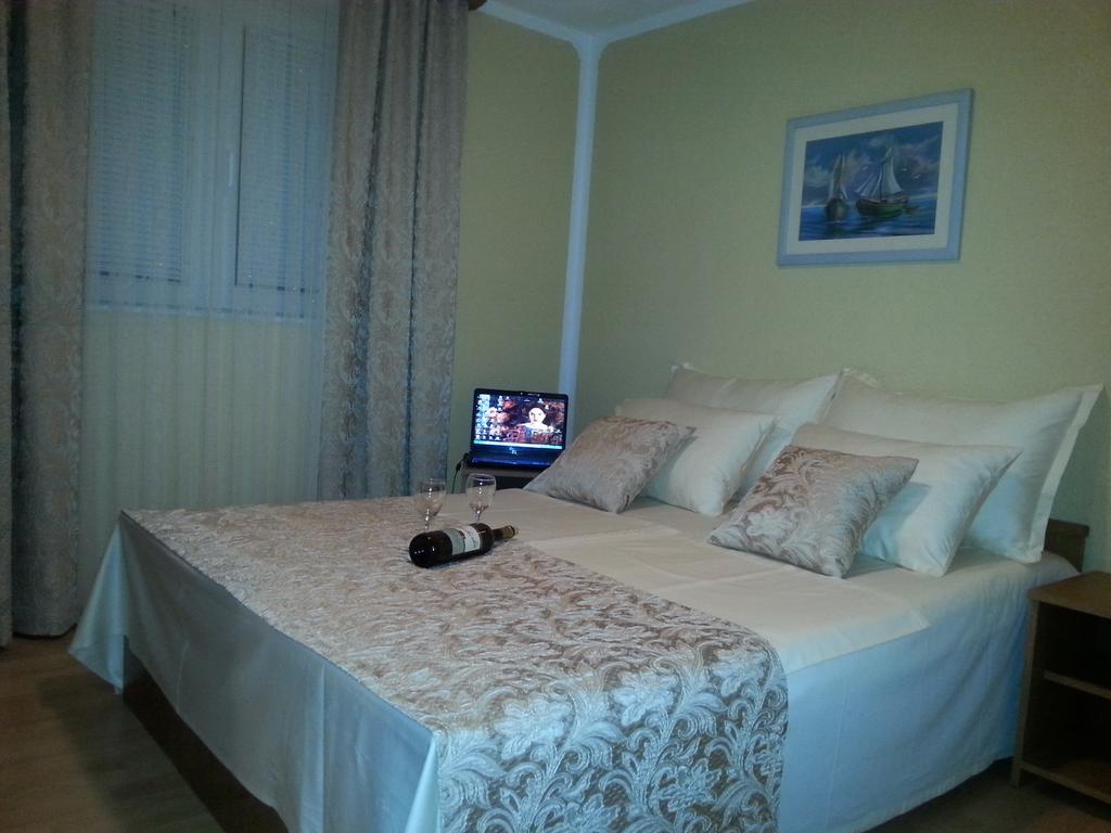 Holiday Home Milenka 罗戈兹尼察 外观 照片