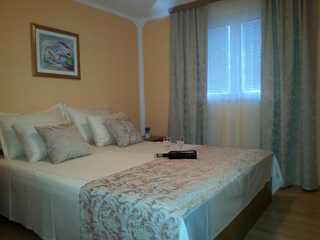 Holiday Home Milenka 罗戈兹尼察 外观 照片